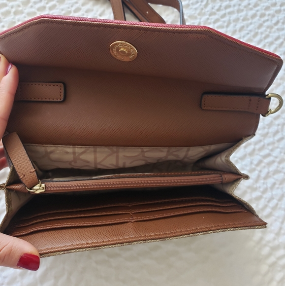 Calvin Klein Small Crossbody Bag/ Clutch - Picture 3 of 5